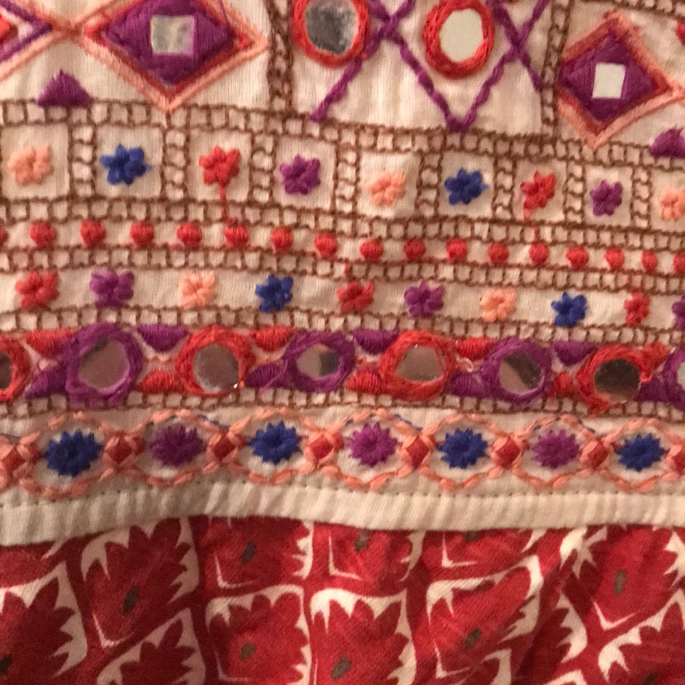 Embroidered Akemi & Kin Top - Picture 3 of 5
